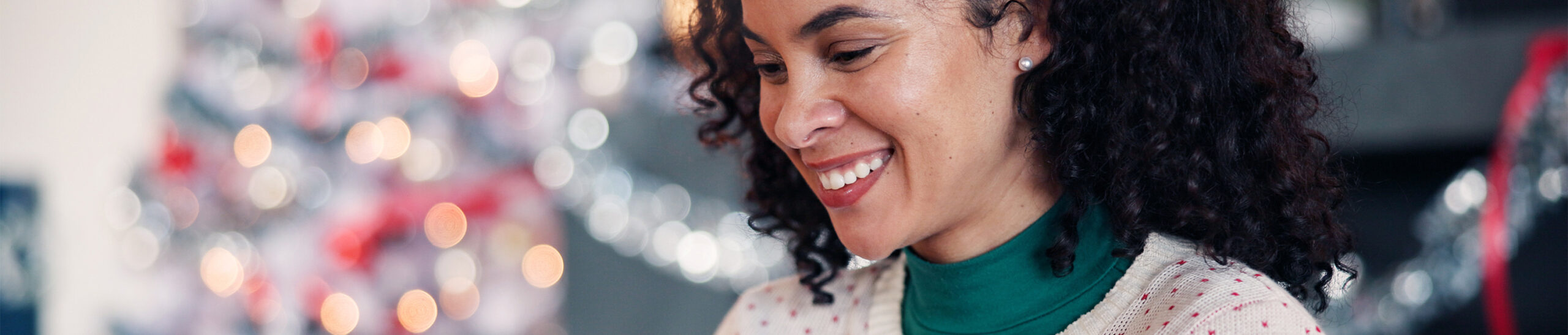 Holiday 2025: US Retail Wrap-Up—Walmart Outpaces Amazon, Apparel Tops the Chart and Beauty Leads the Online Surge